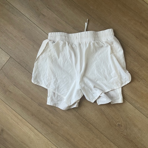 Fabletics Sloan concrete/silk color running short - Picture 5 of 5
